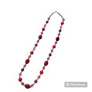 🟣Women’s one size, long chunky beaded & gem necklace, pink & purple, preowned.